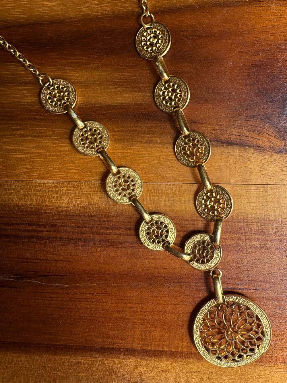 FASHION Boho Gold Filigree Pendant Y-Necklace